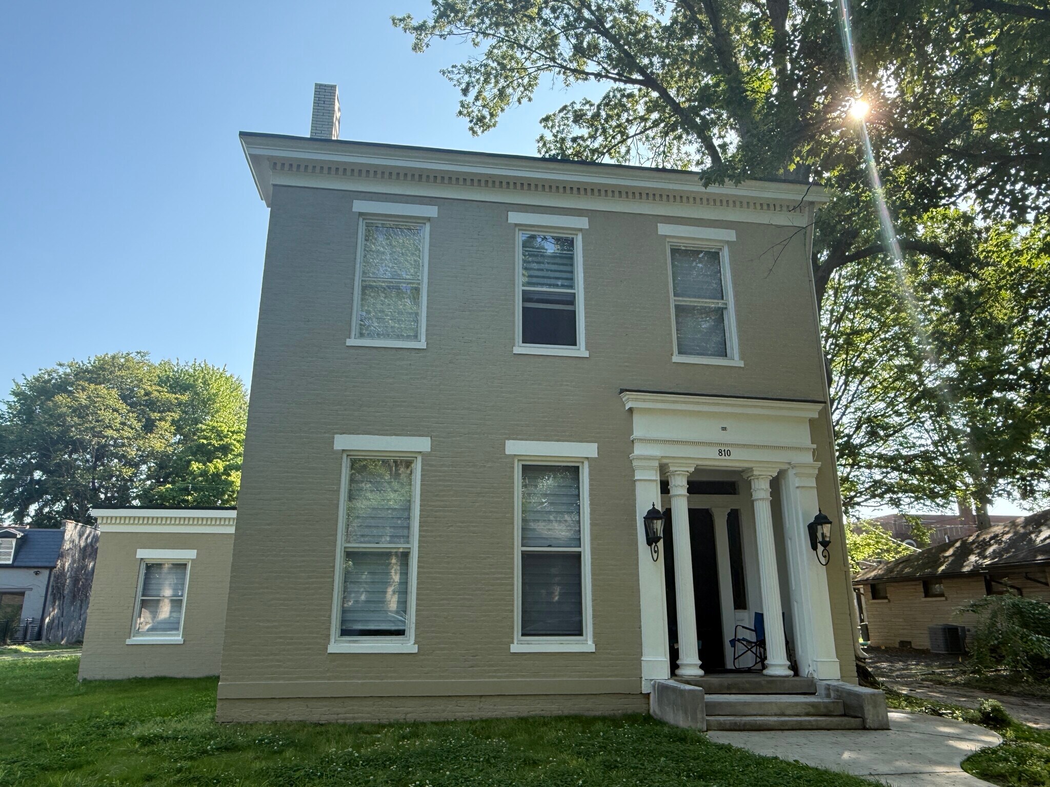 810 SE 1st St, Evansville, IN for Sale