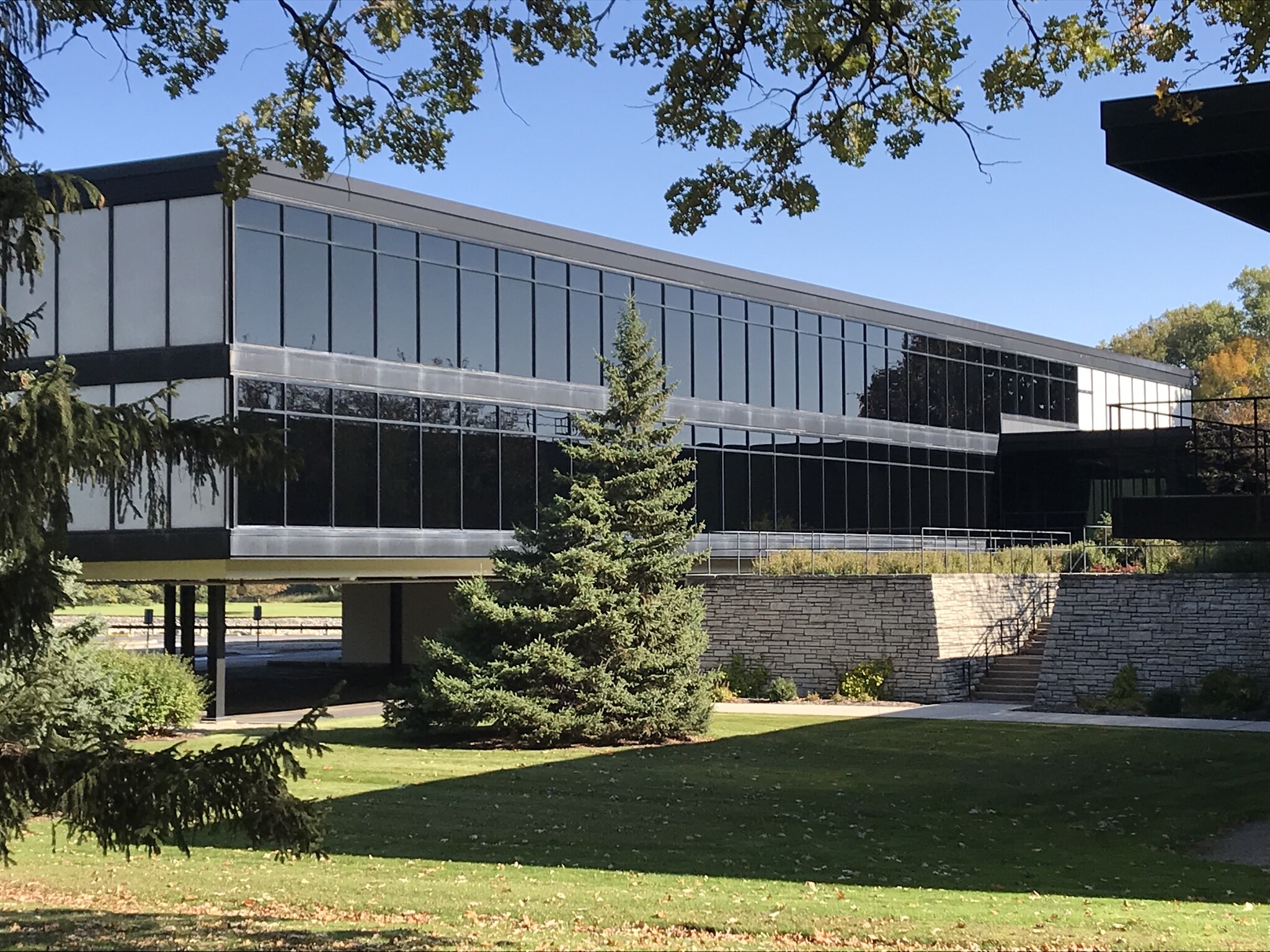 401 N Lake St, Neenah, WI for Sale