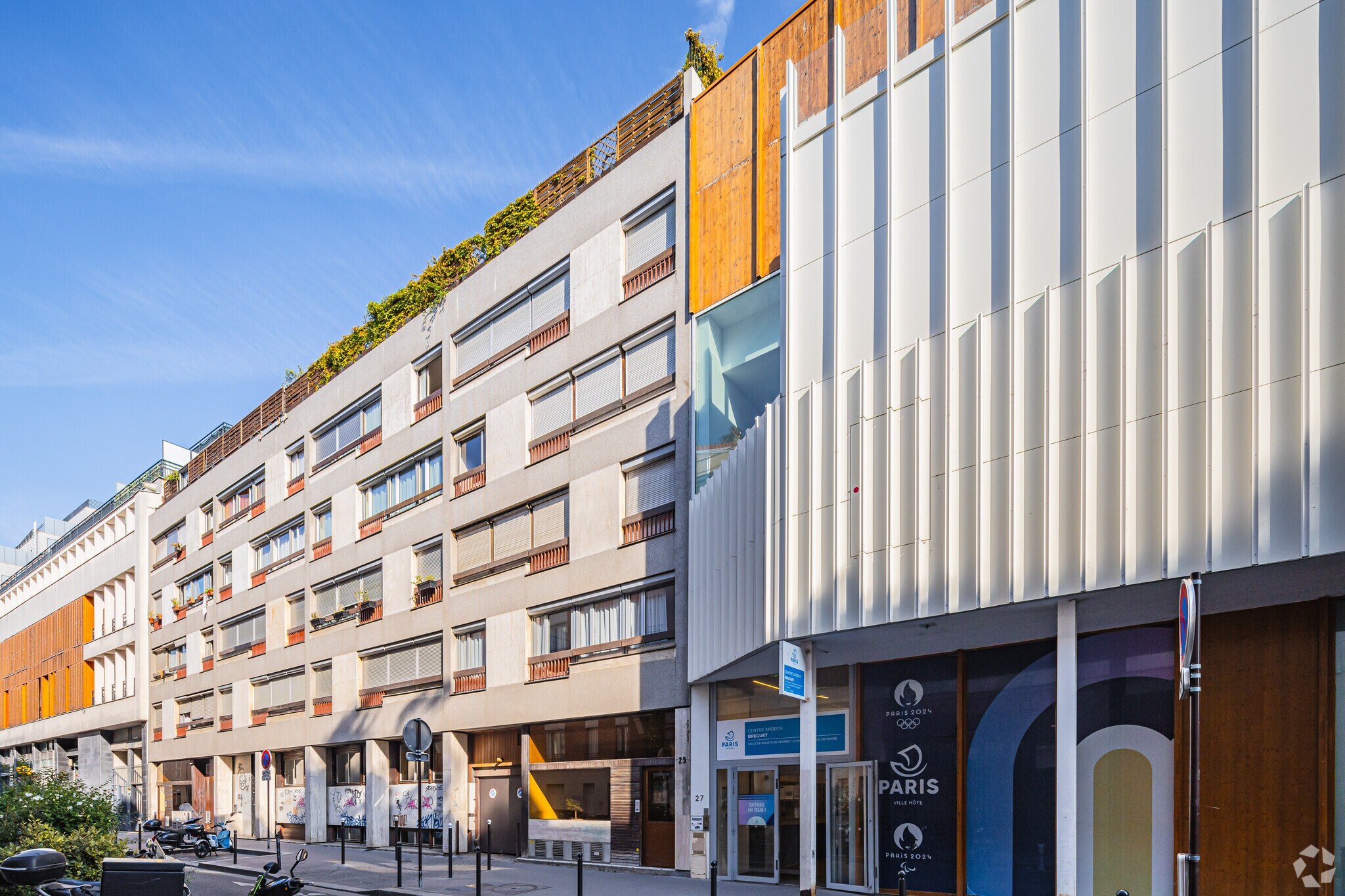 , Paris, PAR for Sale