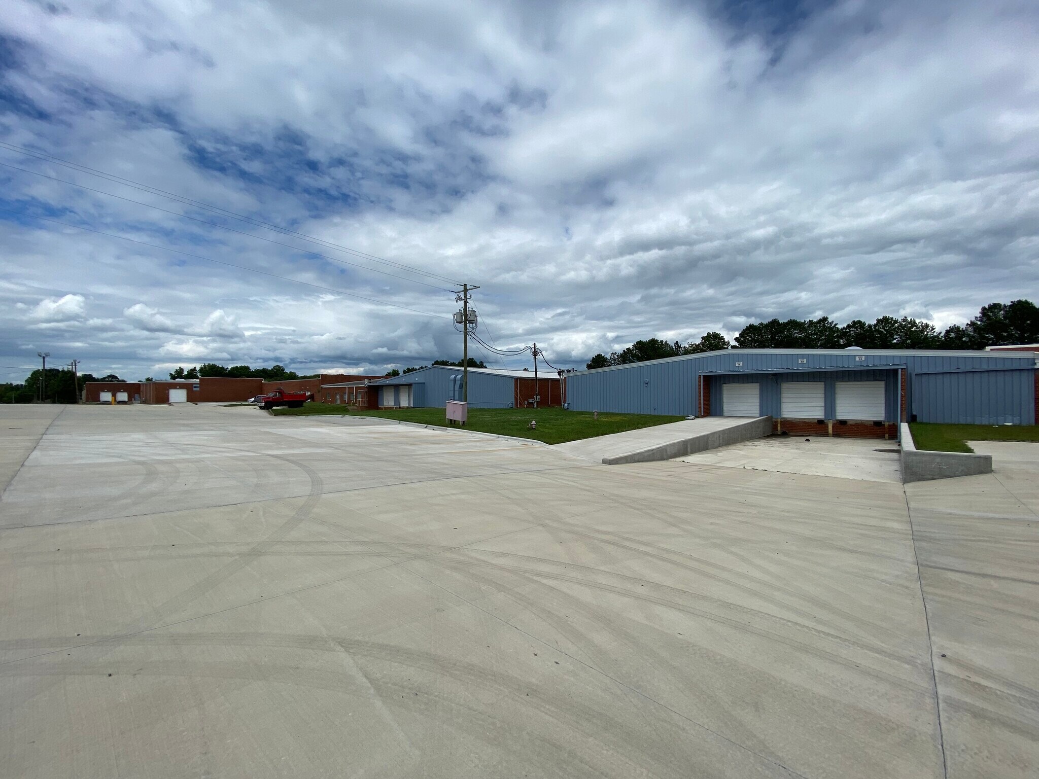 599 Raleigh Rd Henderson, NC 27536 Industrial Property for Sale on