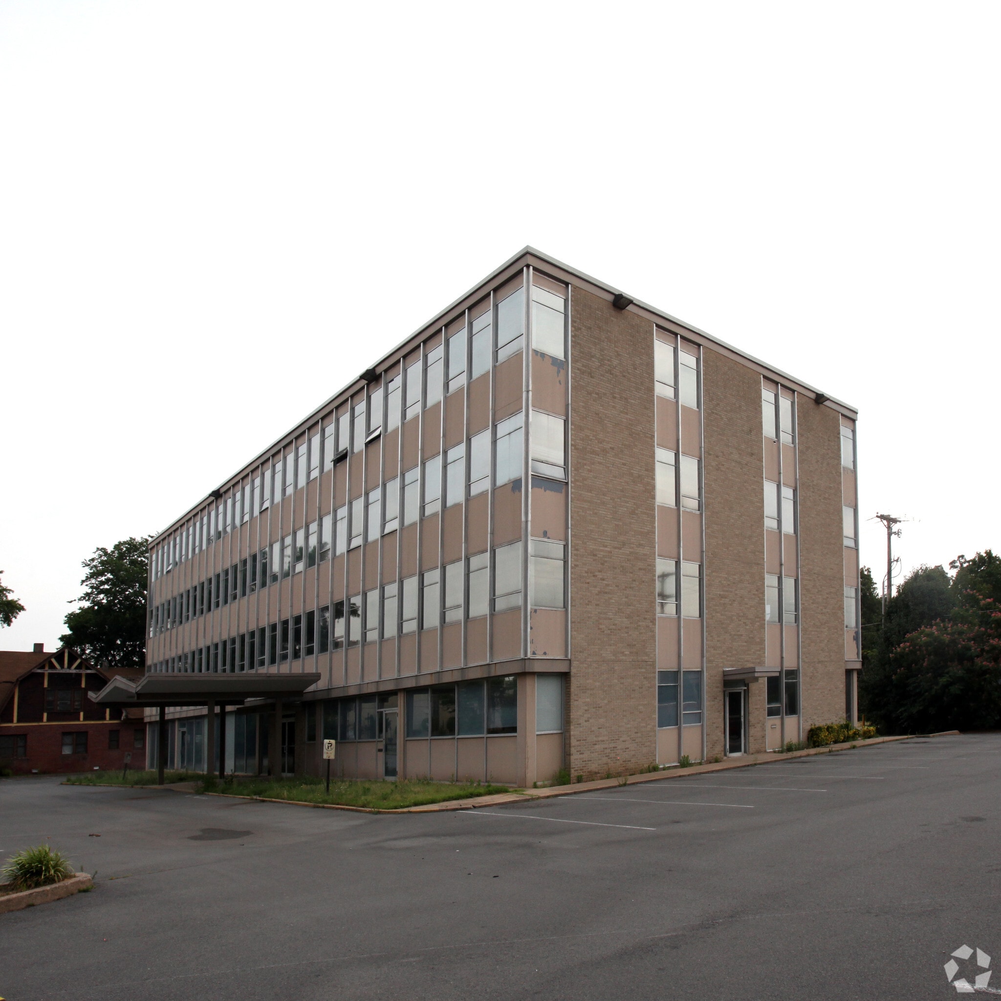 1800 N Maple St, North Little Rock, AR for Sale
