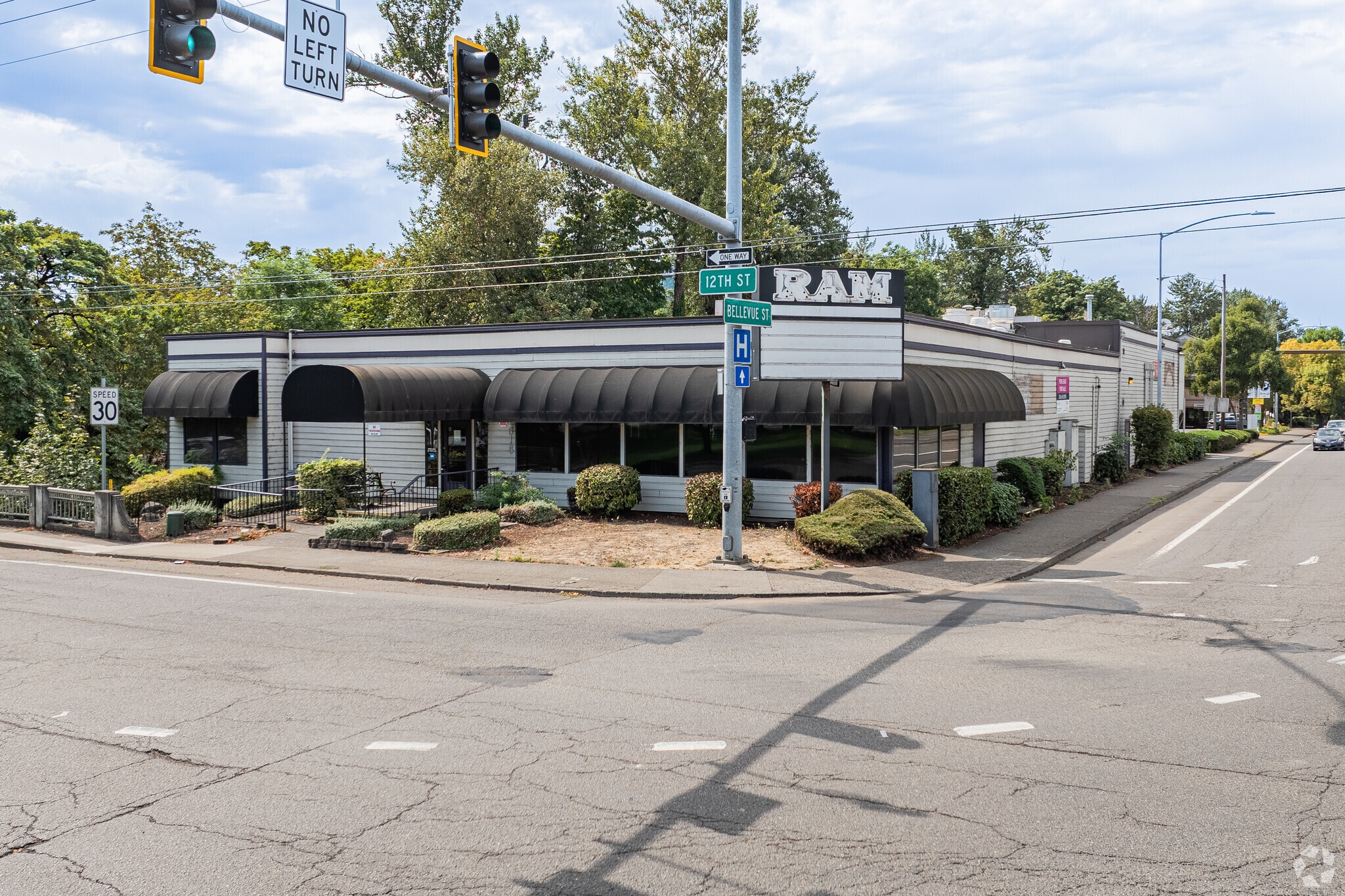 515 12th St SE, Salem, OR for Sale