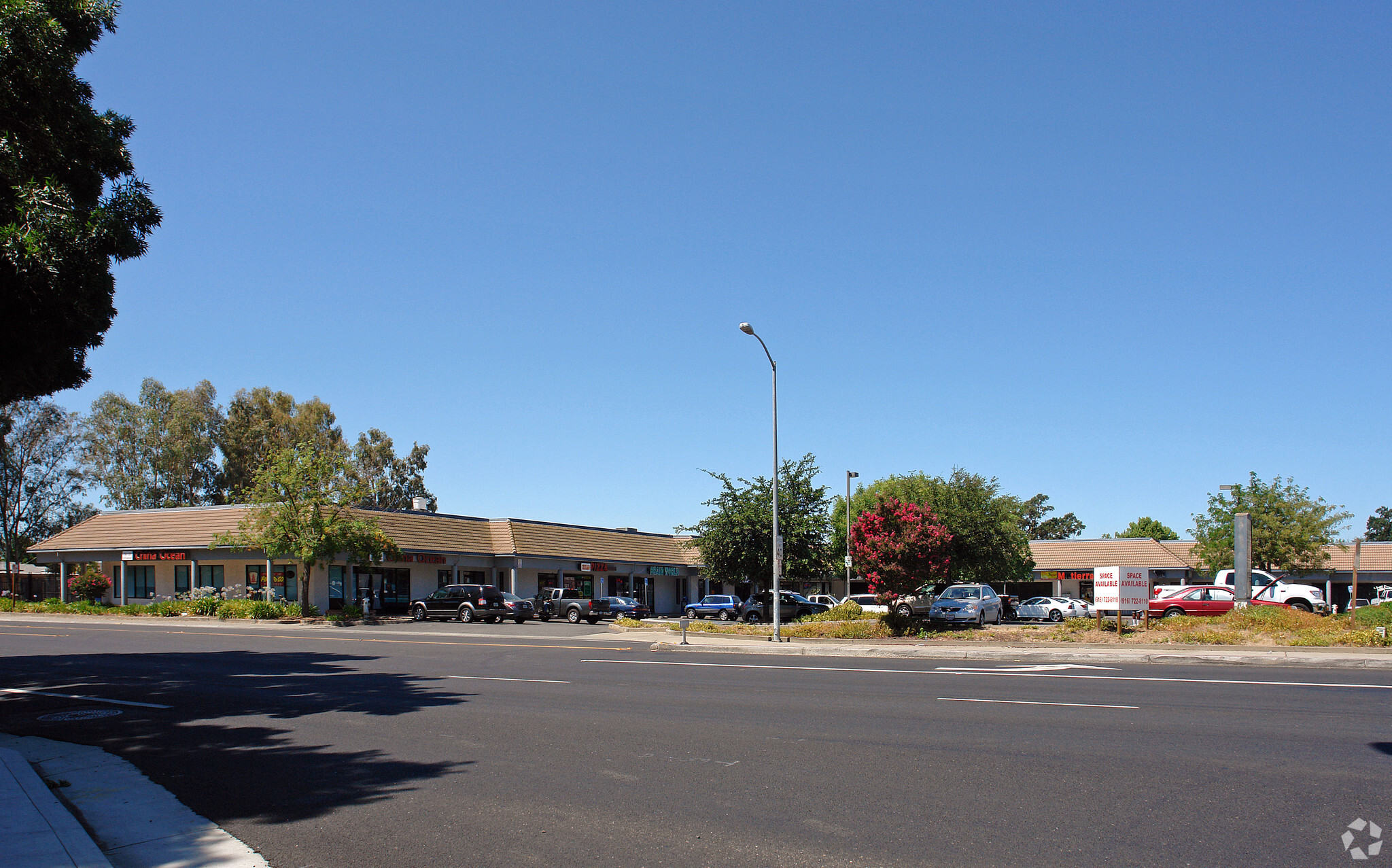 8484 Florin Rd, Sacramento, CA for Rent