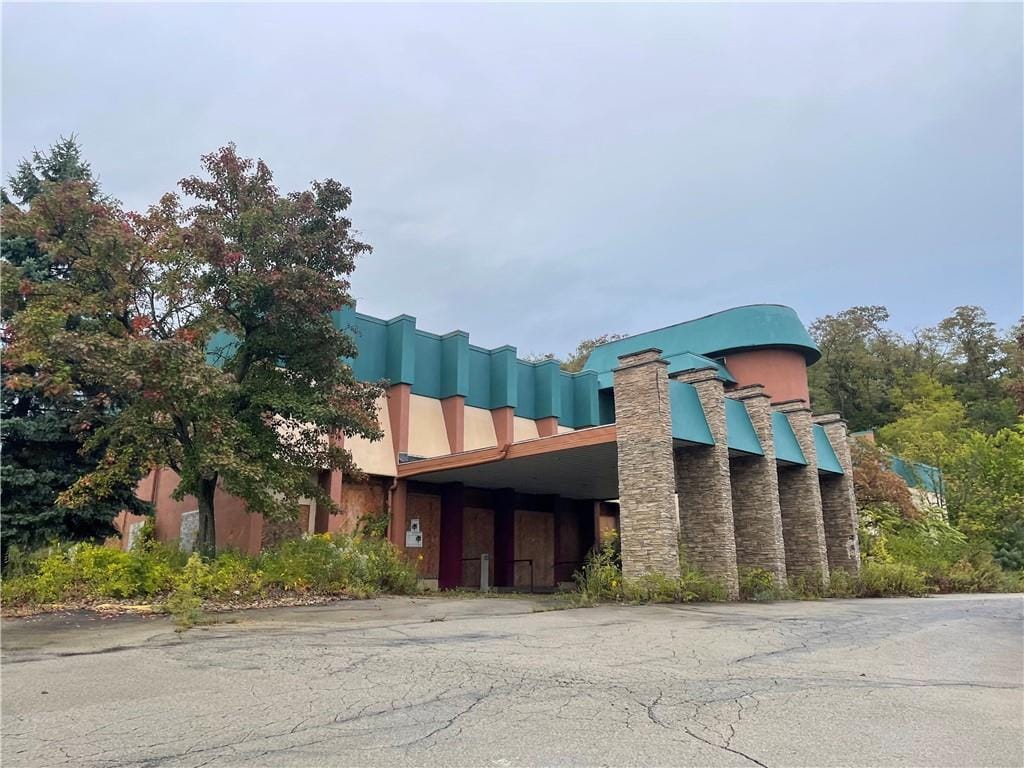 249 Lincoln Hwy, North Versailles, PA for Sale
