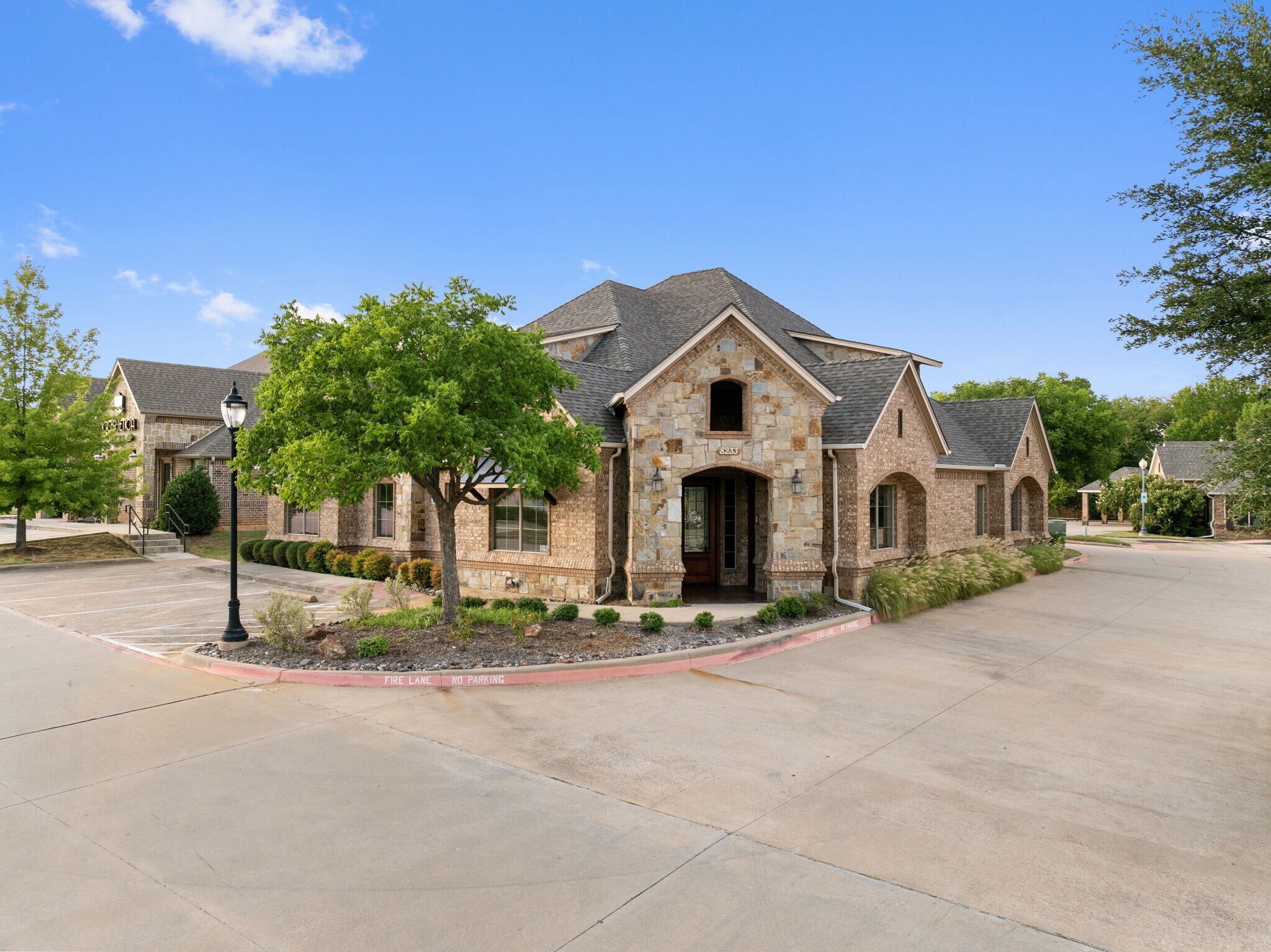 8233 Mid Cities Blvd, North Richland Hills, TX for Sale