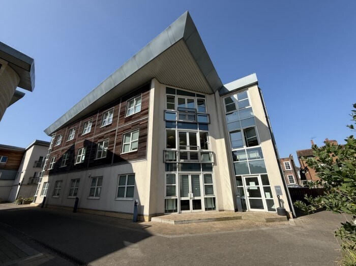 Lower Teddington Rd, Kingston Upon Thames, LND for Sale