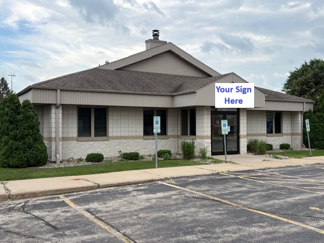 105 E Bell St, Neenah, WI for Sale