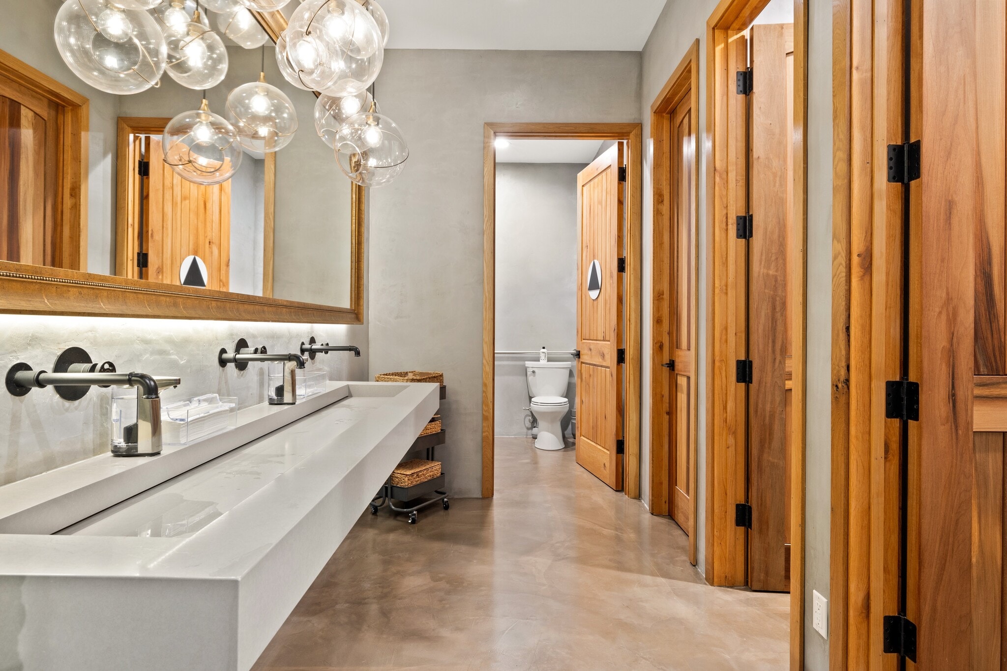 7207 Melrose Ave, Los Angeles, CA for Rent