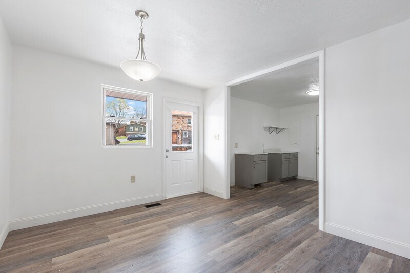 437 S Royal Ave Front Royal, VA 22630 Office Property for Sale on