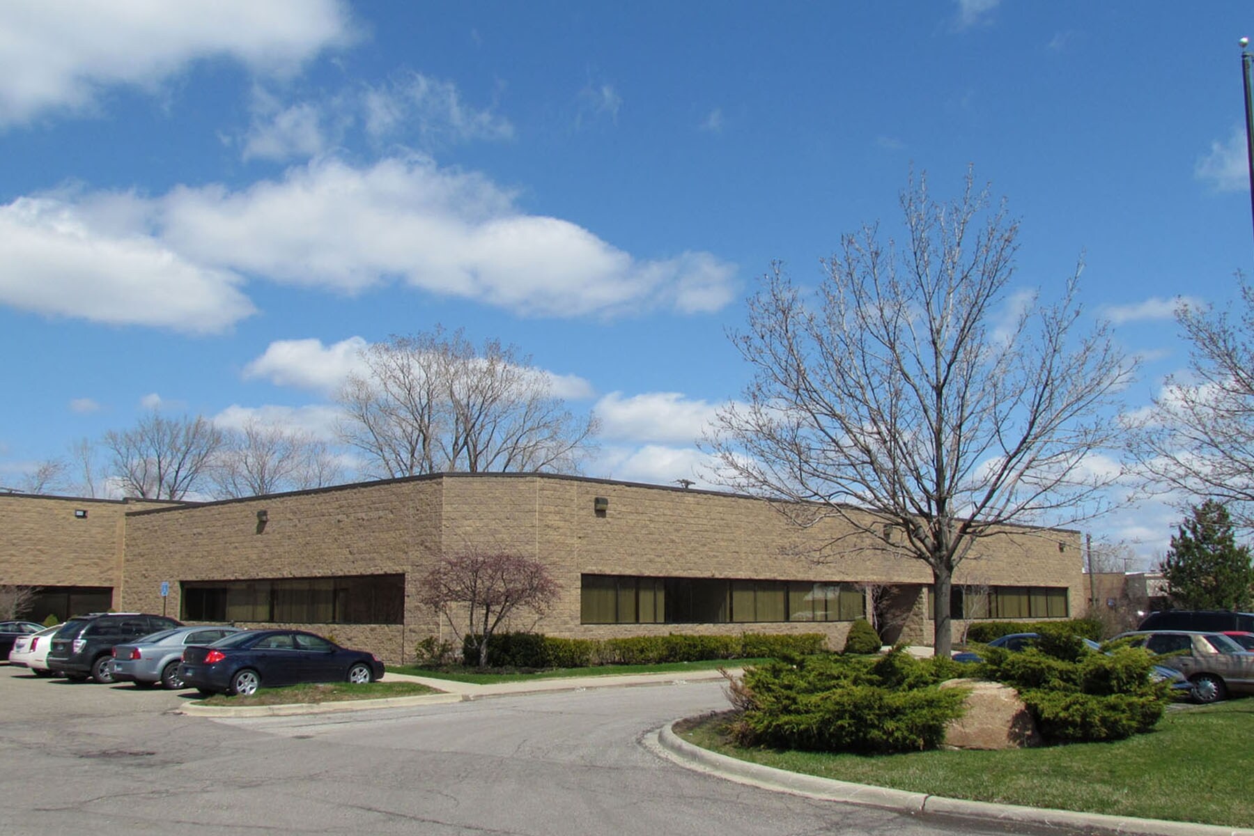 33939-33955 Harper Ave, Clinton Township, MI for Rent