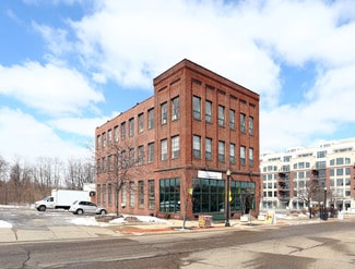 Akron, OH Coworking Space - 106 N Main St