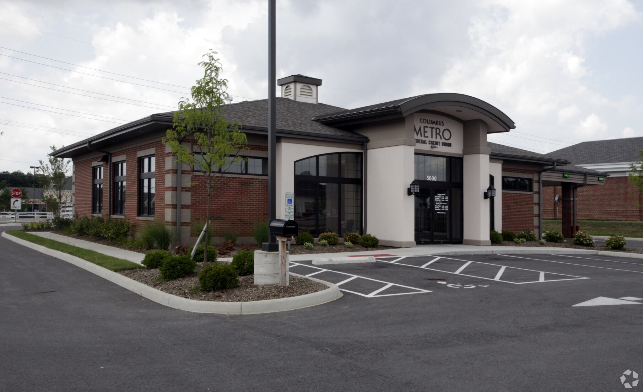 55365564 N Hamilton Rd Columbus, OH 43230 Shopping Center Property