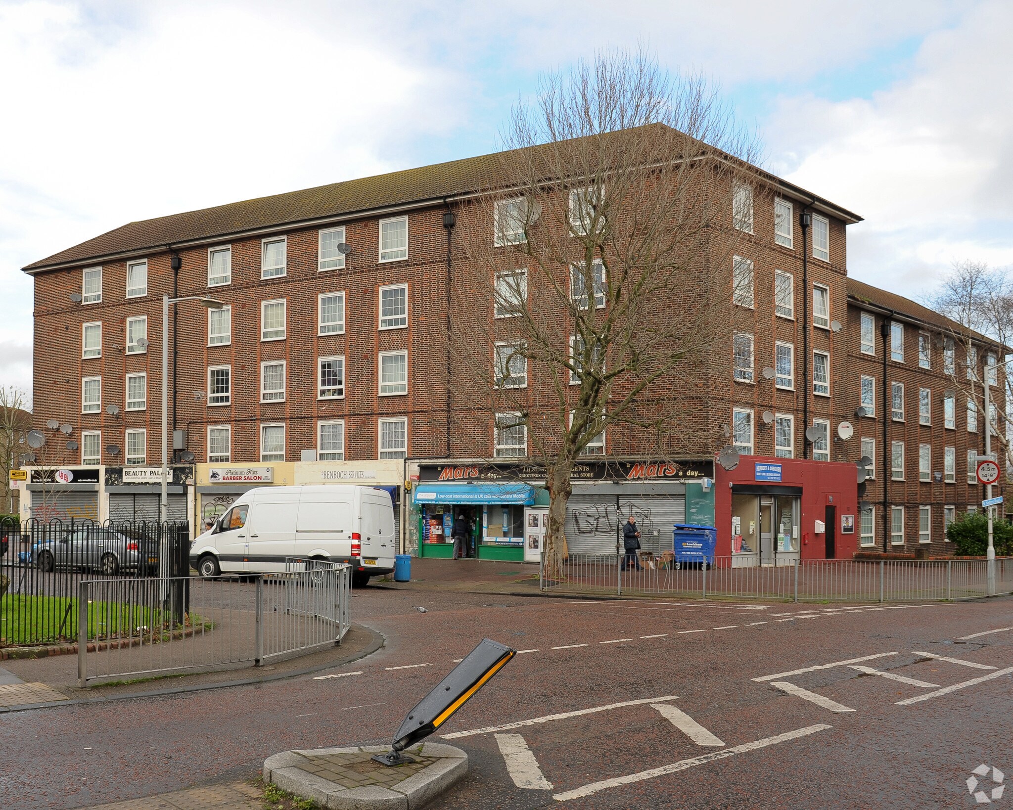 2 Turnham Rd, London, LND for Rent