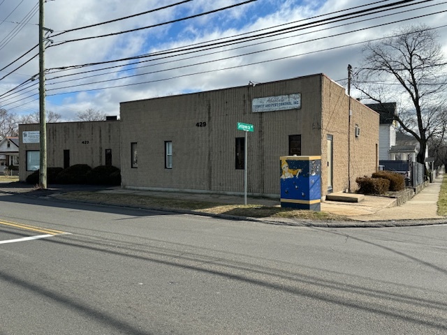 427-429 Honeyspot Rd, Stratford, CT for Rent