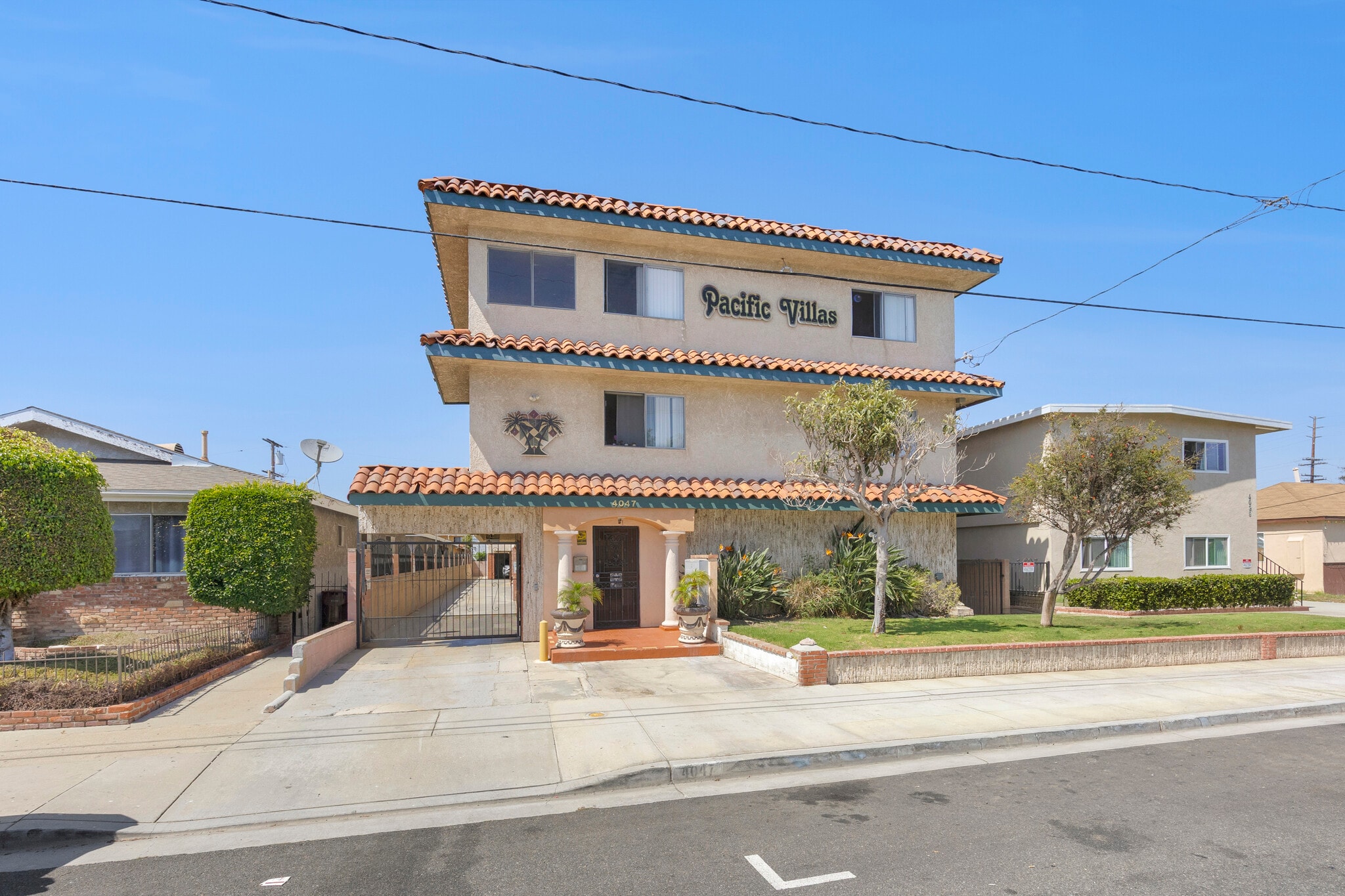 4047 W 136th St, Hawthorne, CA for Sale