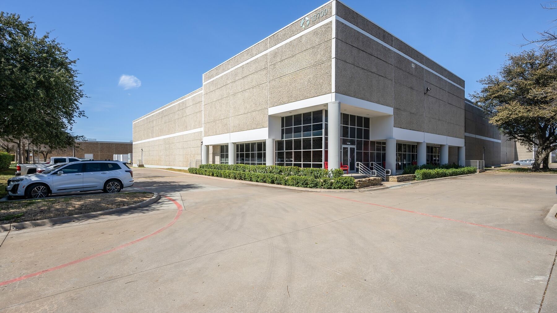13700 Benchmark Dr, Farmers Branch, TX for Rent