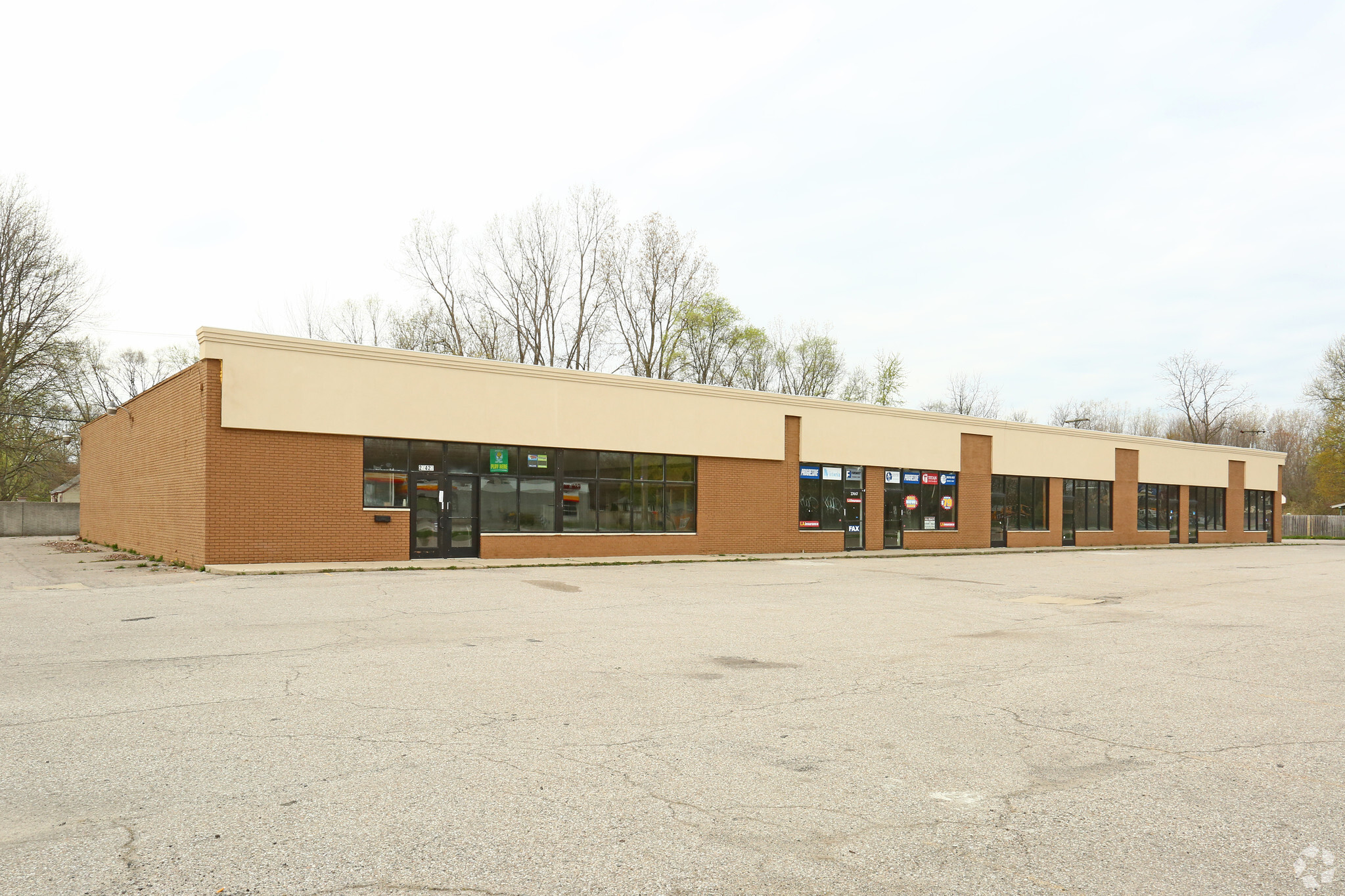 27427-27477 Eureka Rd, Romulus, MI for Rent