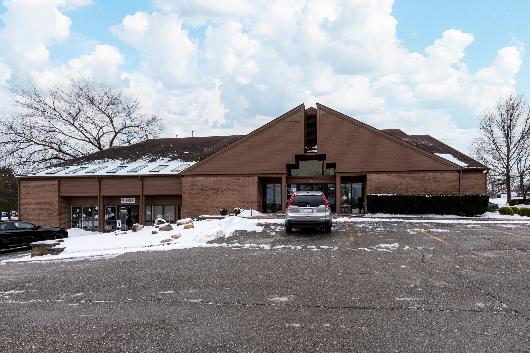555 W Schrock Rd, Westerville, OH for Sale