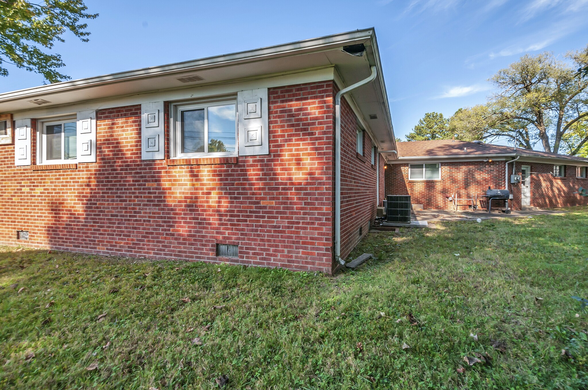 1 E Bel Air Blvd, Clarksville, TN for Sale