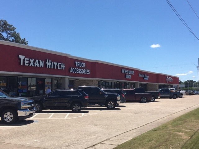 813-823 N I-45, Conroe, TX for Rent