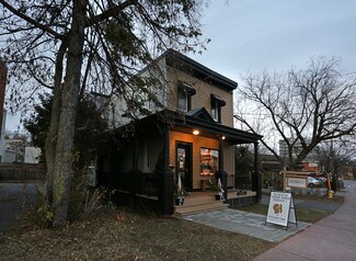 Ottawa, ON Storefront - 127 Beechwood Ave