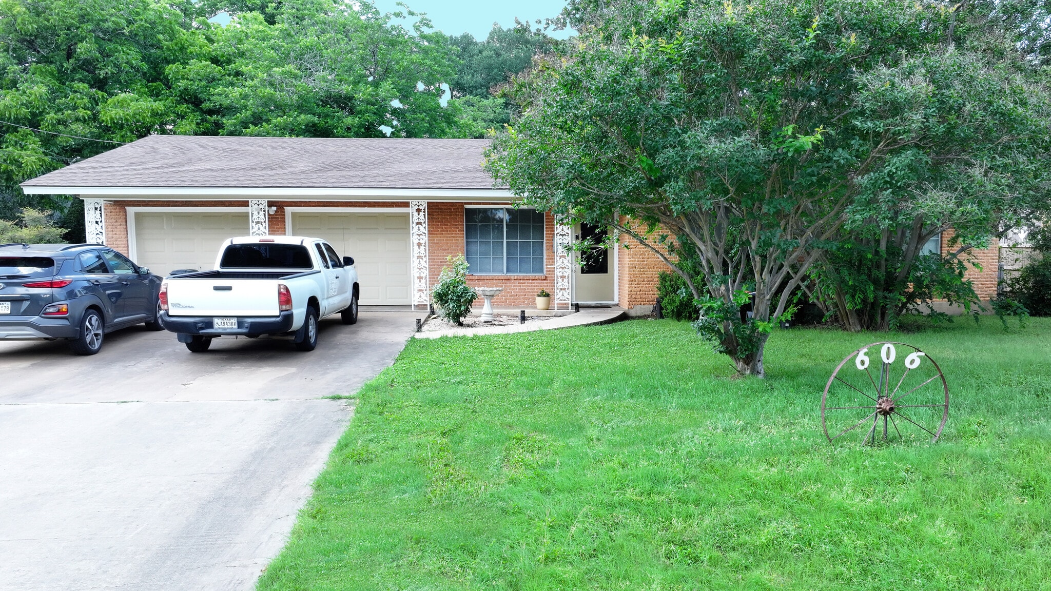 606 E Liberty Ave, Round Rock, TX for Sale