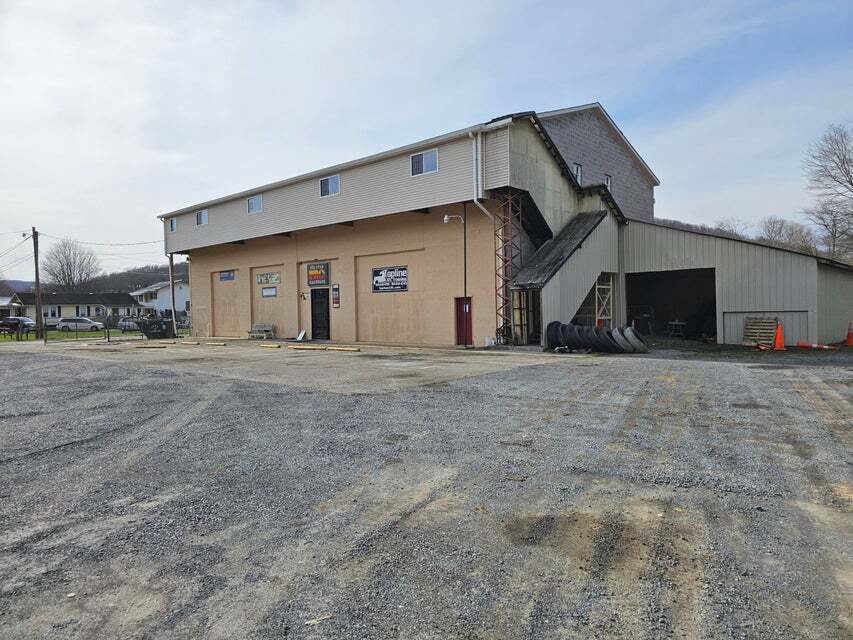 677 Center St E, Rainelle, WV for Sale