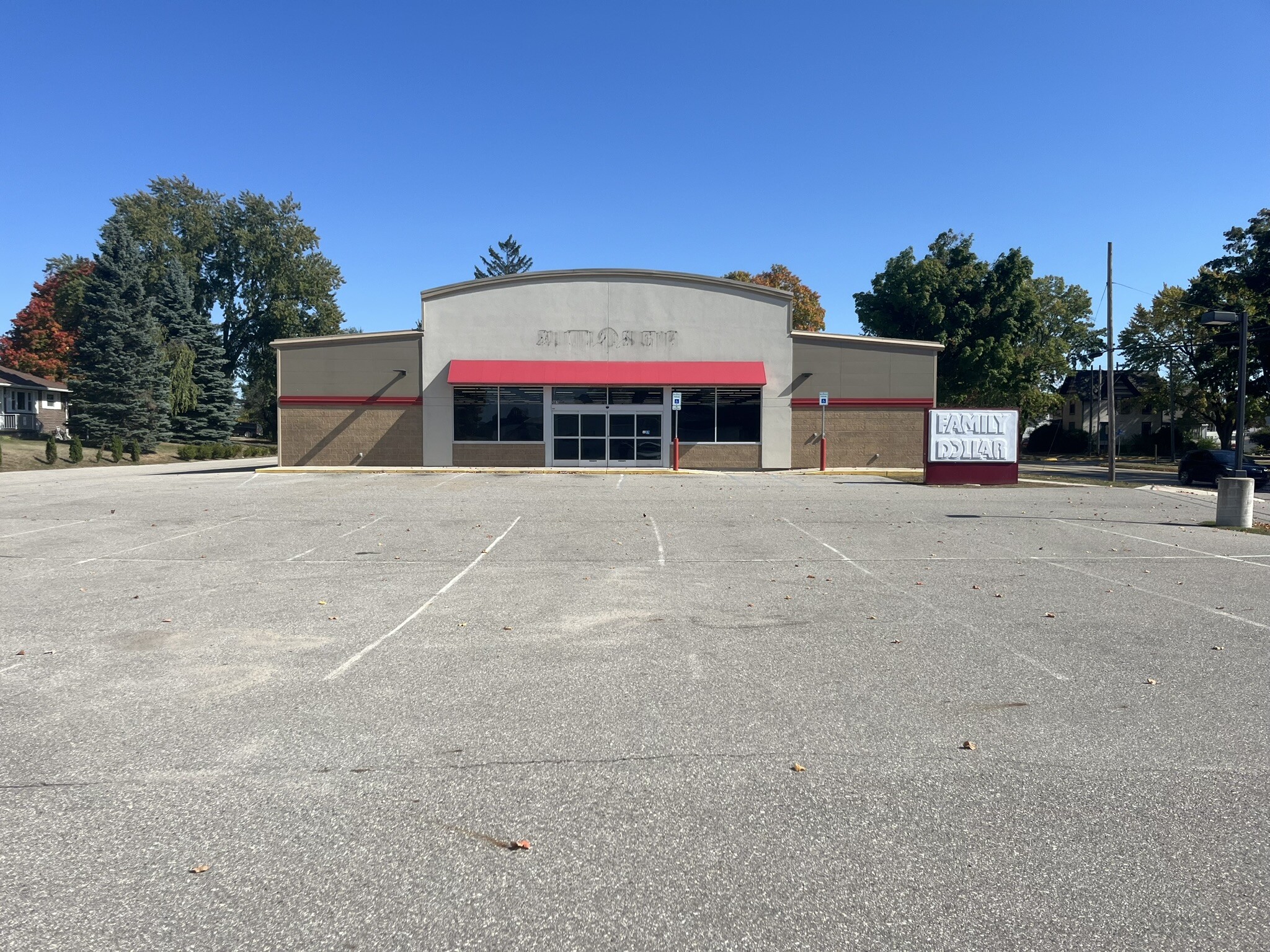 307-321 E Main St, Carson City, MI for Rent