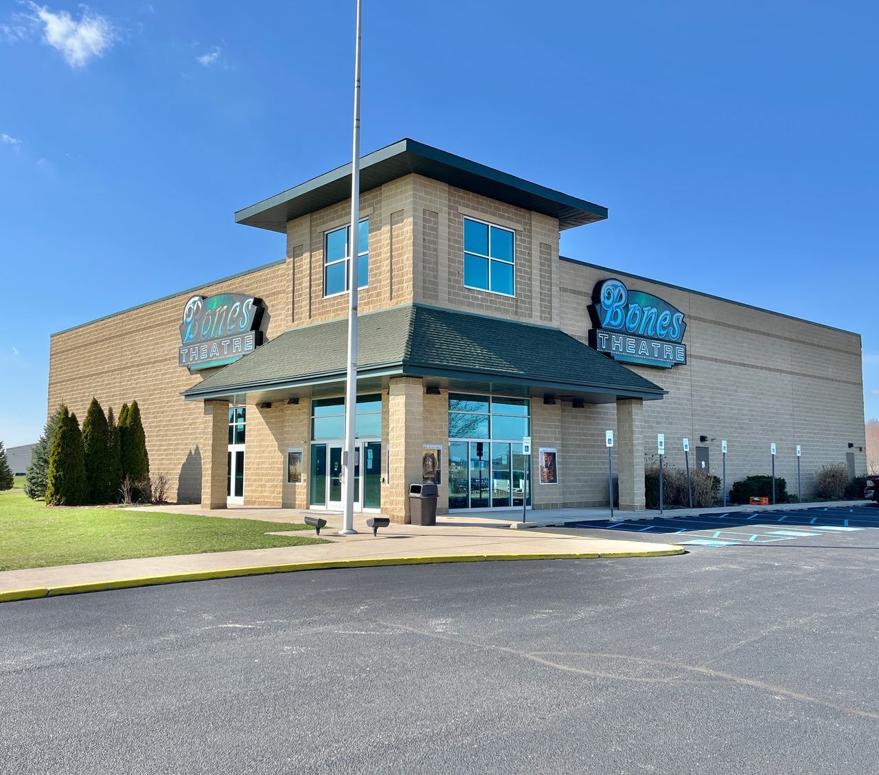 655 N Opportunity Dr, Columbia City, IN for Sale