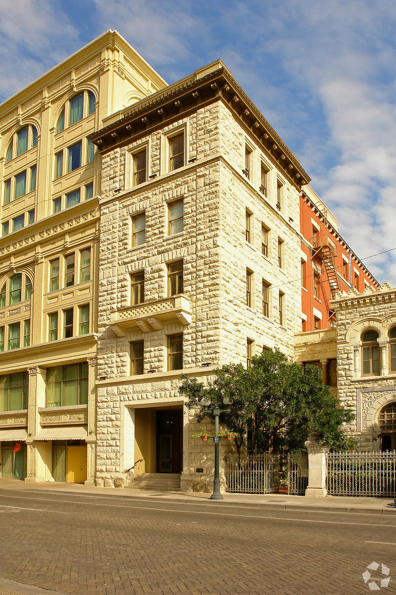 235 E Commerce St, San Antonio, TX for Rent