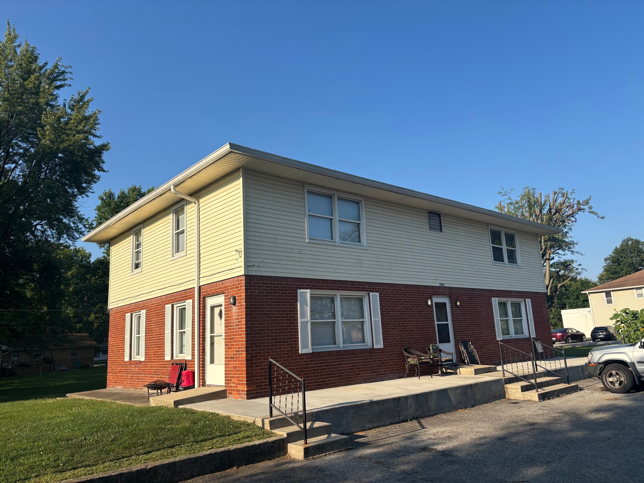 9125-9129 Auburn Dr, Indianapolis, IN for Sale
