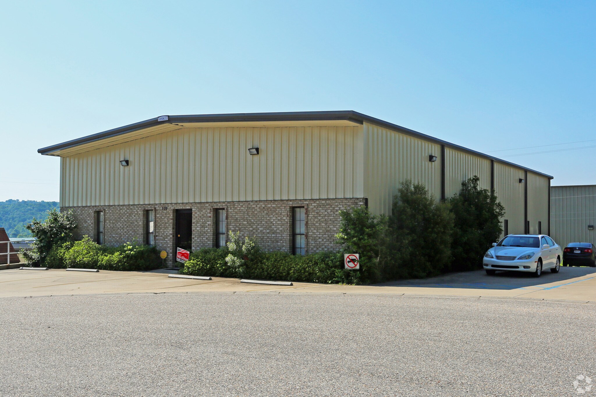 119 Hilltop Business Center Dr, Pelham, AL for Rent