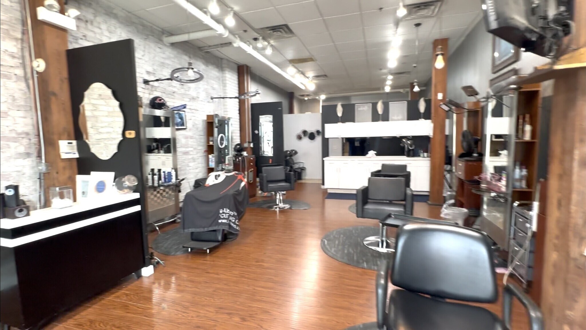 2041-2049 W Grand Ave, Chicago, IL for Rent