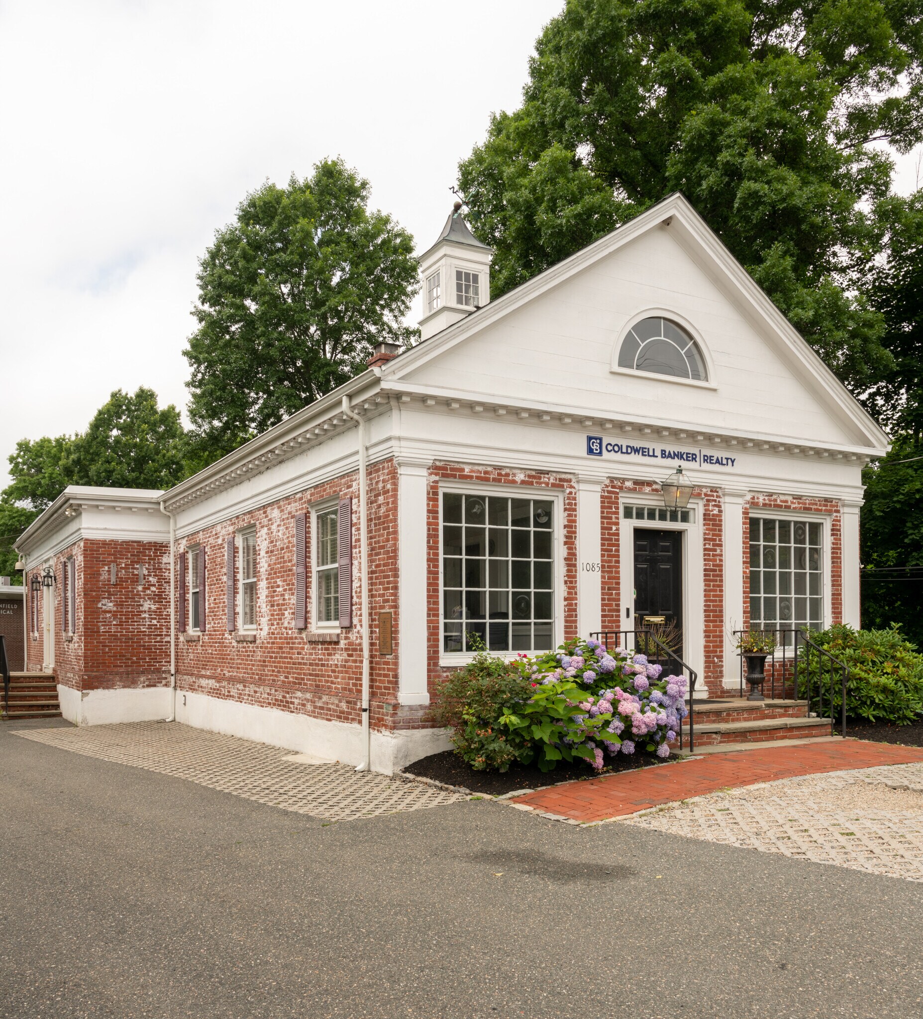 1085 Summer St, Lynnfield, MA for Sale