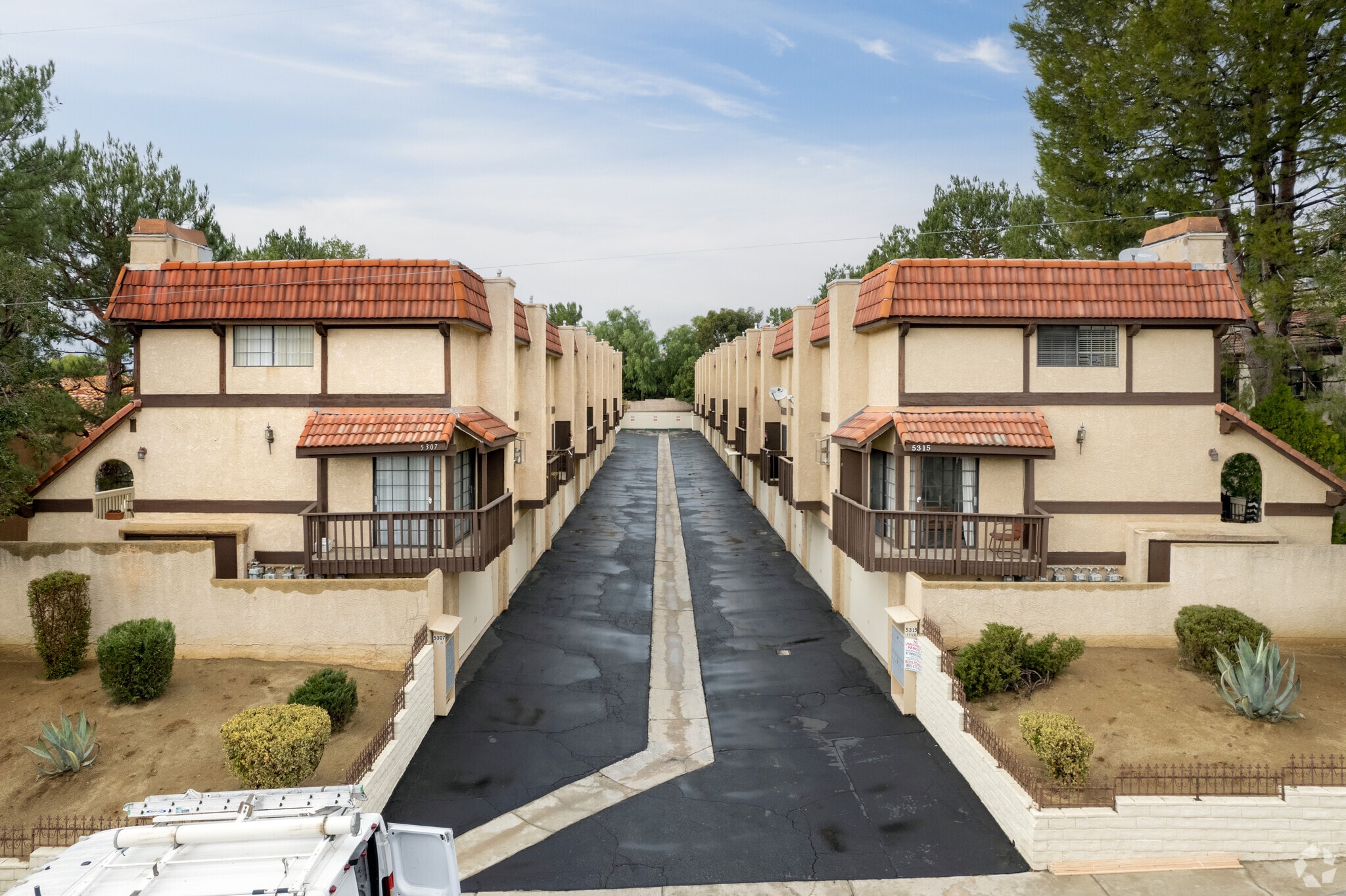 5307-5315 Colodny Dr, Agoura Hills, CA for Sale