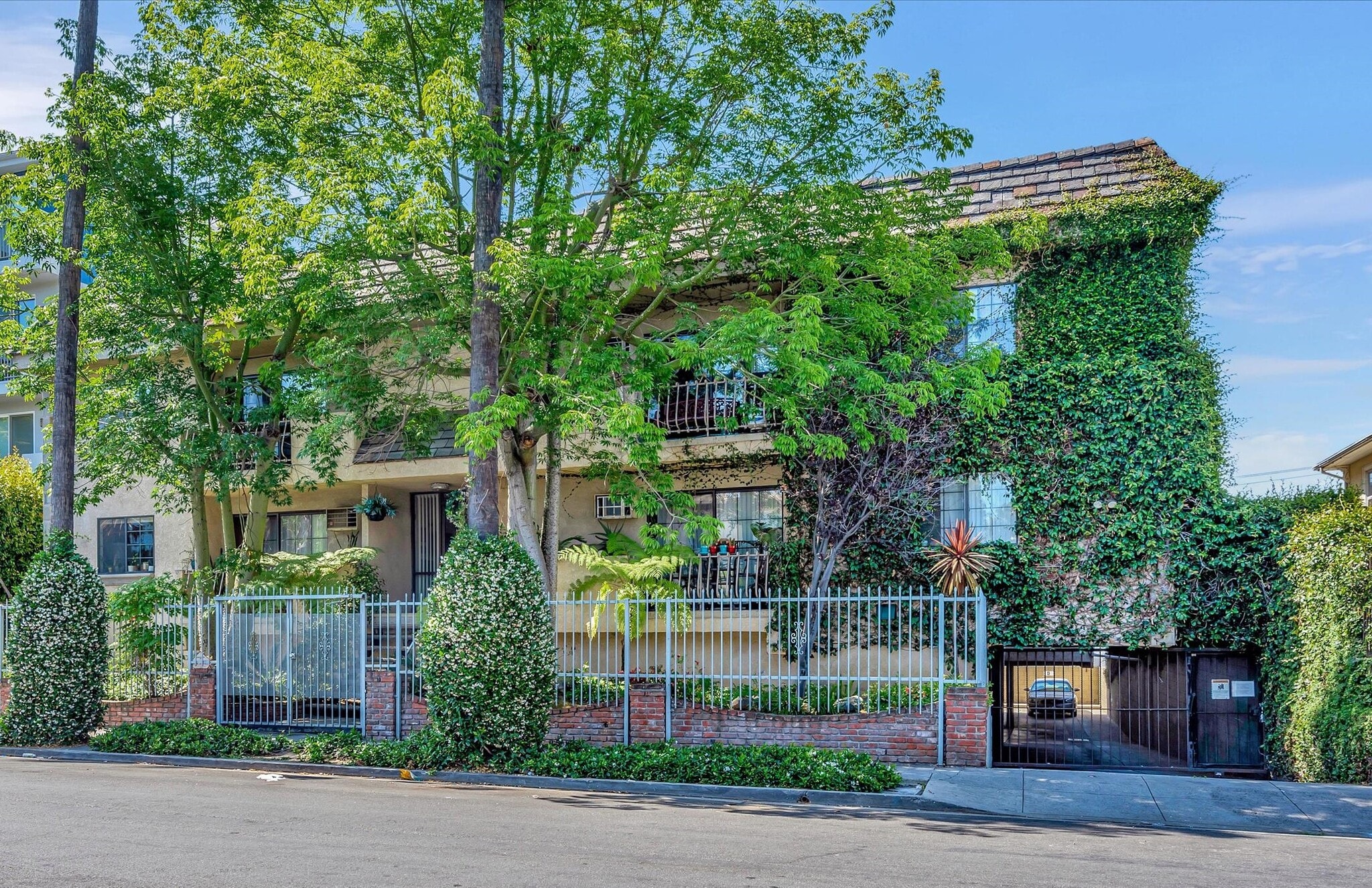 6040 Carlton Way, Los Angeles, CA for Sale