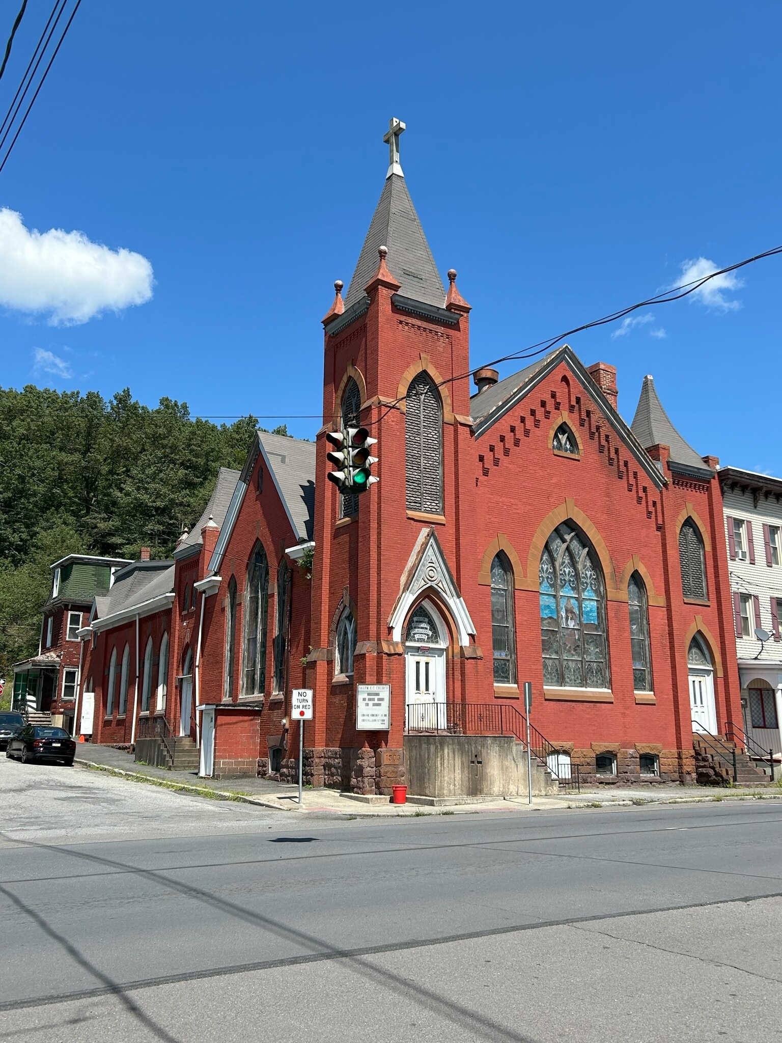 19 N 4th St, Mahanoy City, PA for Sale