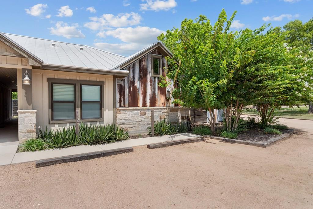 807 E Highway St, Fredericksburg, TX for Sale