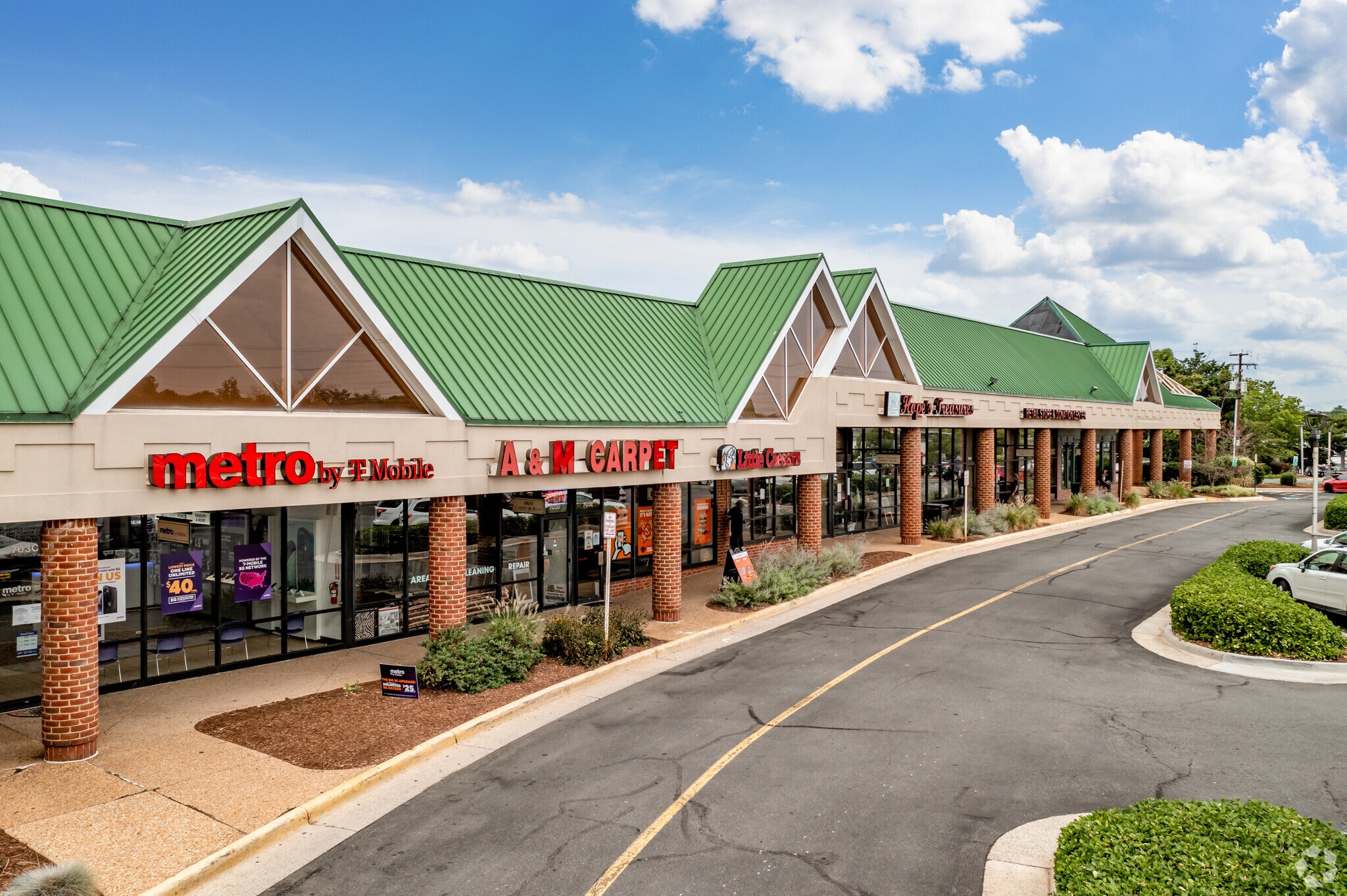 701-707 E Market St, Leesburg, VA for Rent