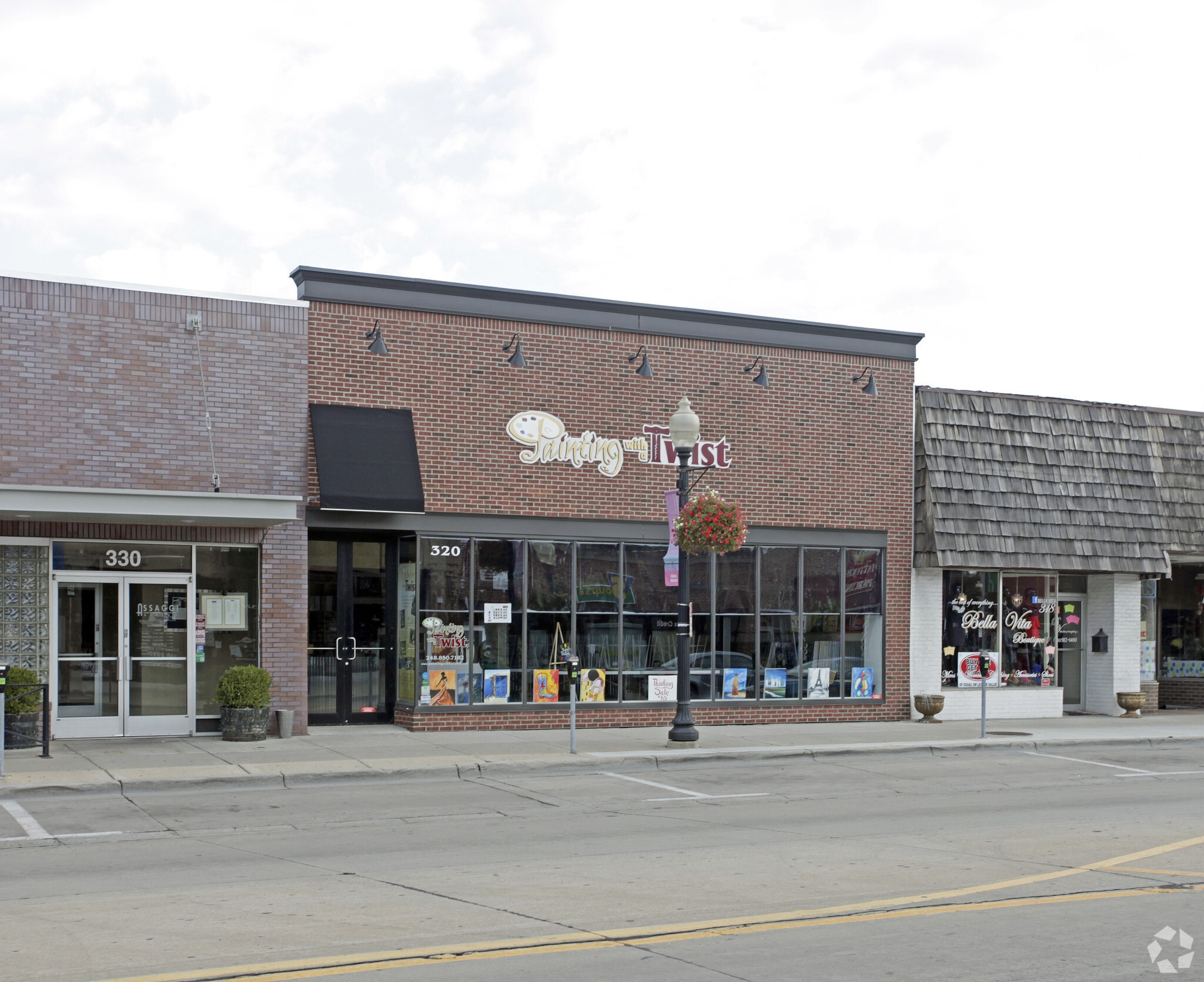 318-330 W 9 Mile Rd, Ferndale, MI for Rent