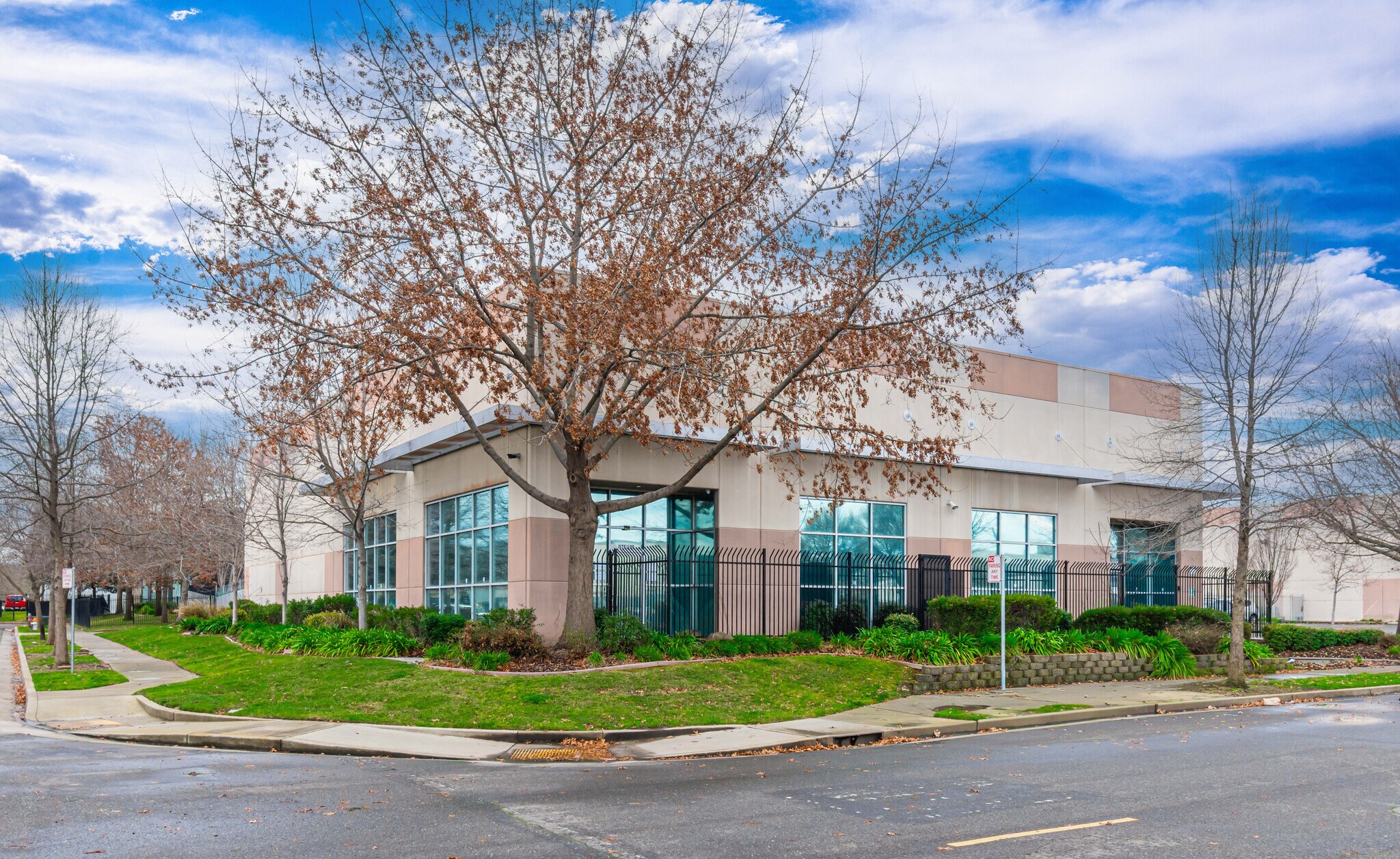 1030 N D St, Sacramento, CA for Sale