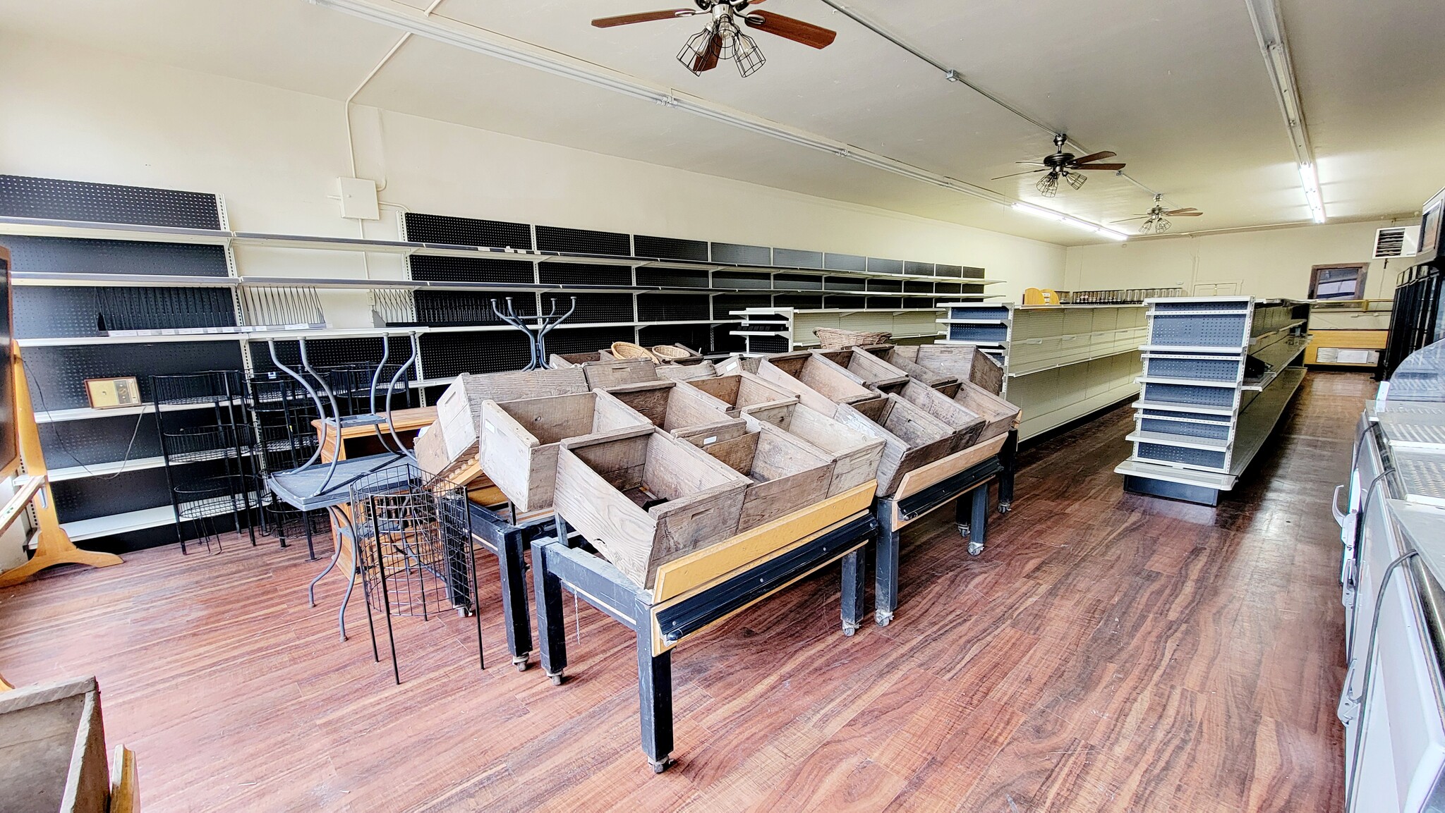 239 N 3rd Ave, Stayton, OR for Rent