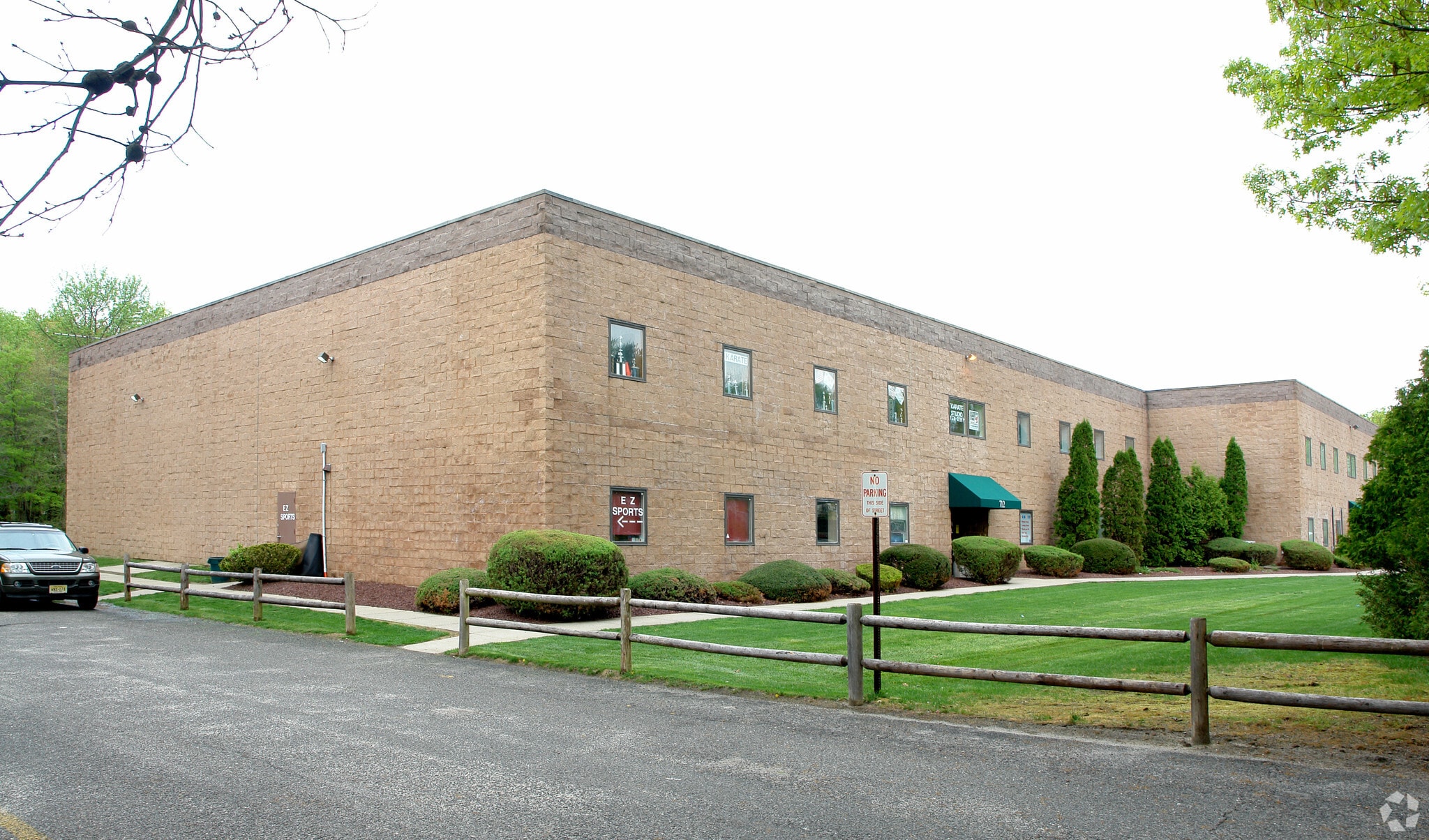 712 Ginesi Dr, Morganville, NJ for Rent
