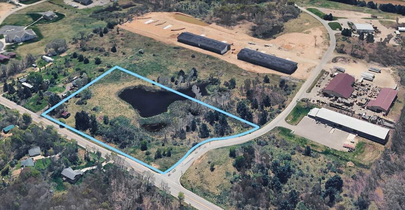 2960 17 Mile Rd, Cedar Springs, MI for Sale