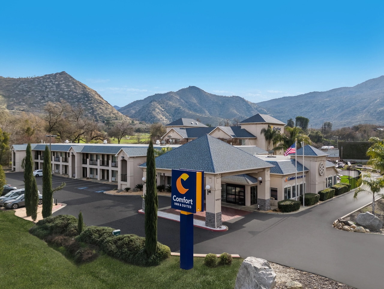 40820 Sierra Dr, Three Rivers, CA for Sale
