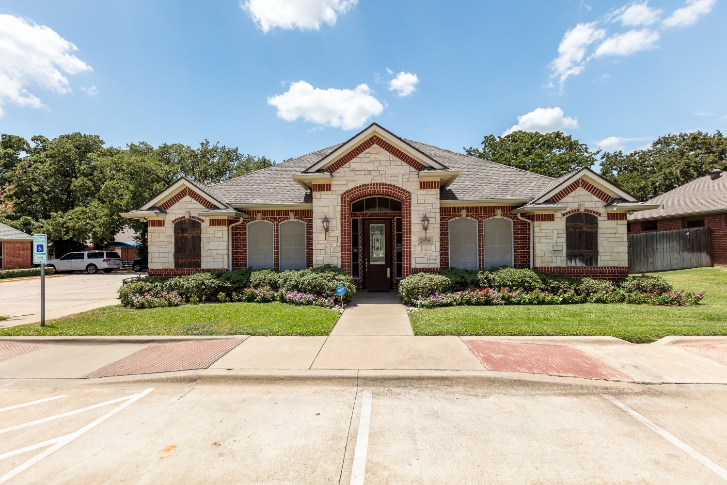 2550 Legacy Point Dr, Arlington, TX for Sale