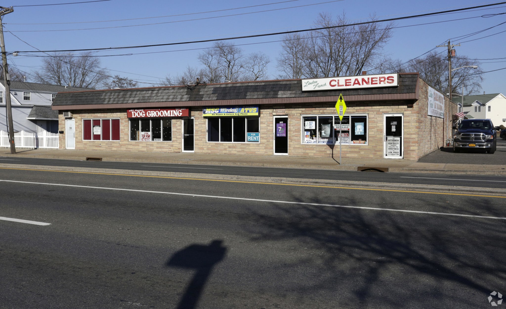 718724 N Wellwood Ave Lindenhurst, NY 11757 Retail Property for