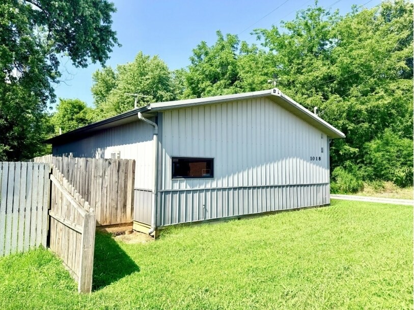 1018 Independence St, Cape Girardeau, MO for Rent