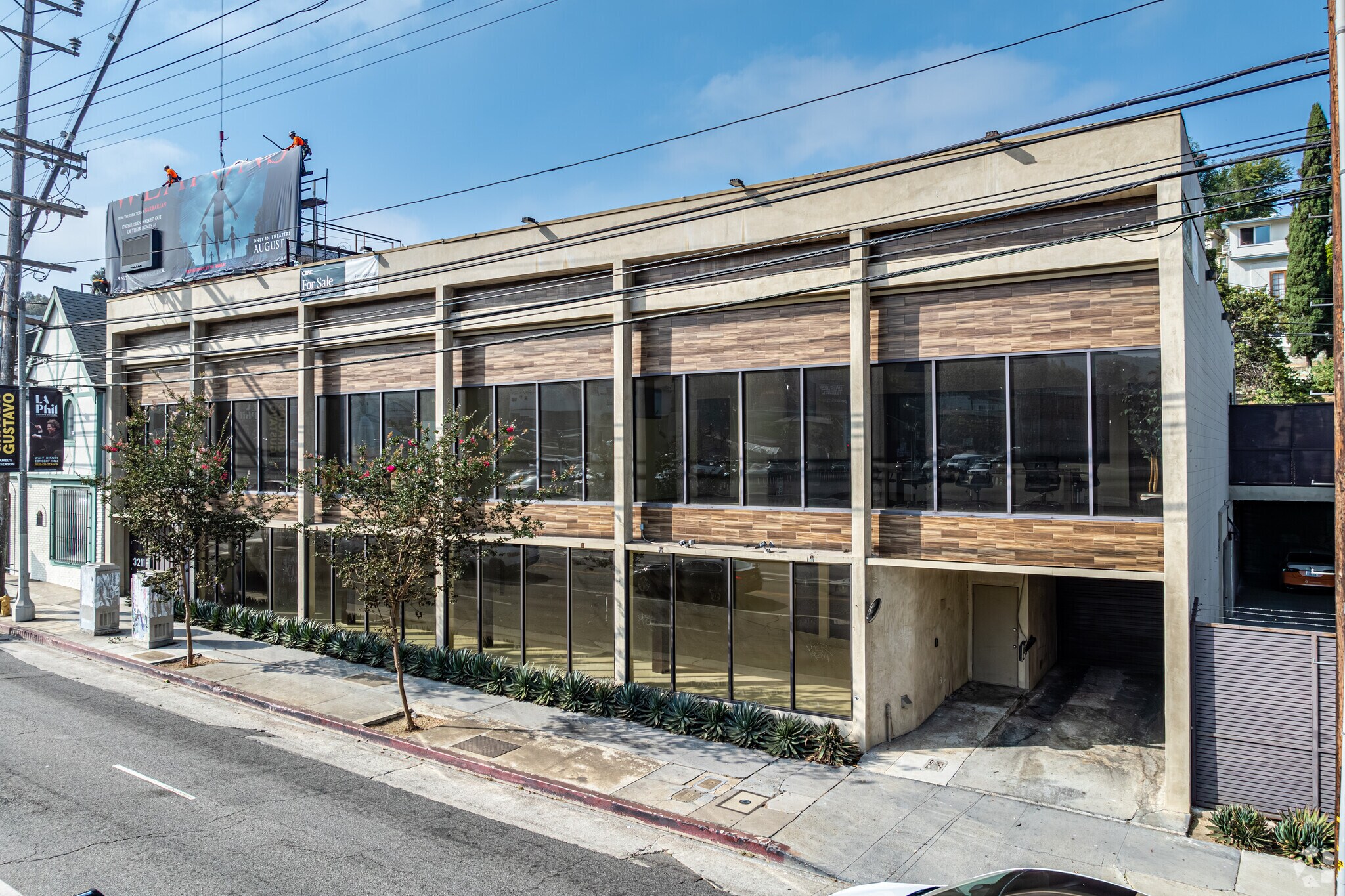 3211 Cahuenga Blvd W, Los Angeles, CA for Rent