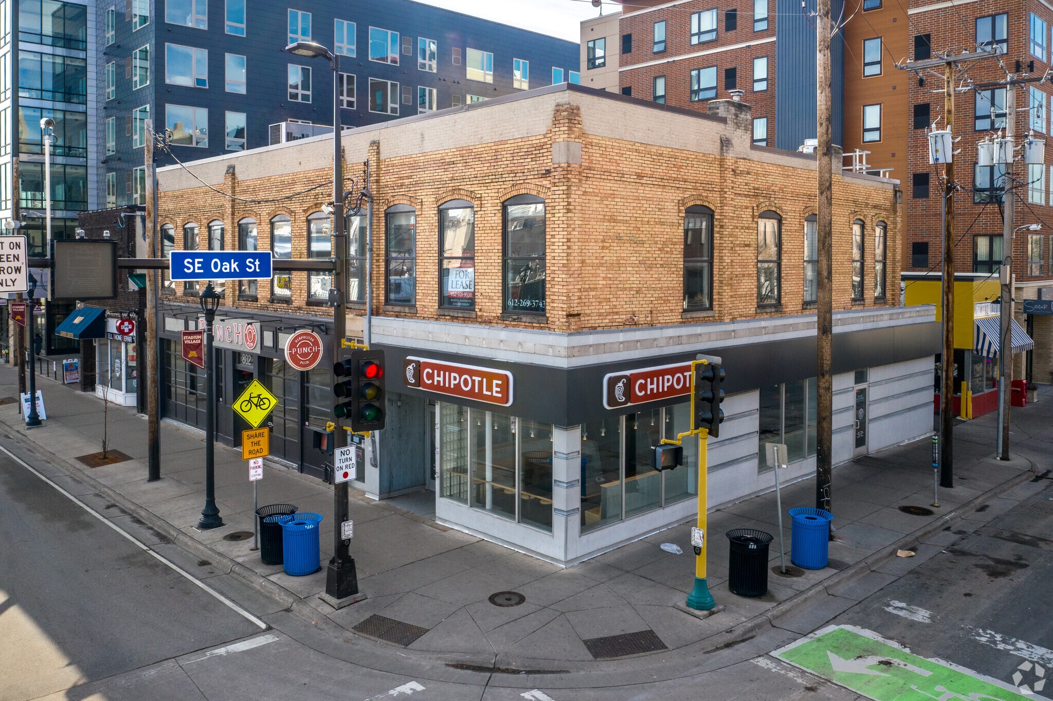 800802 Washington Ave SE Minneapolis, MN 55414 Retail Property for